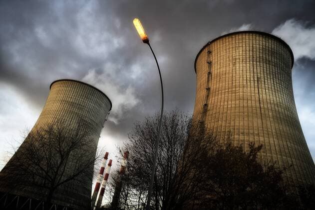 IMAGO Nature: Unsere Erde, Energiequellen, Kohlekraftwerke WIRTSCHAFT Streik vor dem E.ON Kohlekraftwerk im belgischen Langerlo - LANGERLO, BELGIUM: Illustration picture shows the coal power station E.ON, Wednesday 10 December 2014, in Langerlo. The strike will cause 500 MW to be taken away from the electrical grid according to the unions.  YORICKxJANSENS 04519071