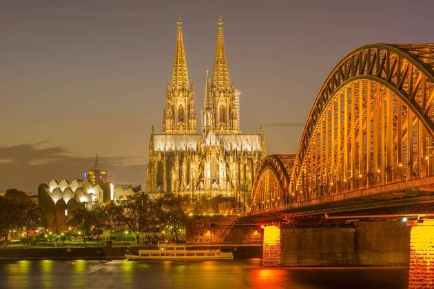 Philharmonie, Kölner Dom, Hohenzollernbrücke, Köln, Rheinland, Nordrhein-Westfalen, Deutschland, Europa  1031605282