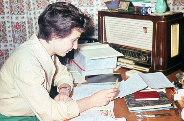 Frau am Schreibtisch GDR, ca. 1960, Frau am Schreibtisch