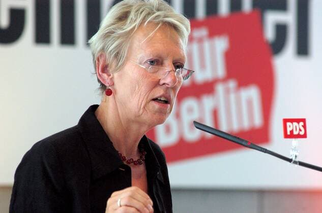 Berlin PDS Landesparteitag Landesparteitag der PDS-Berlin. Hier: PDS-Senatorin fuer Gesundheit, Soziales und Verbraucherschutz Dr. Heidi Knake-Werner. Berlin, 21.9.2003