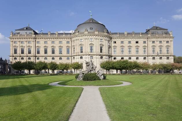  Würzburger Residenz mit Hofgarten, UNESCO Weltkulturerbe, Würzburg, Unterfranken, Bayern, Deutschland, Europa iblmal04037528.jpg