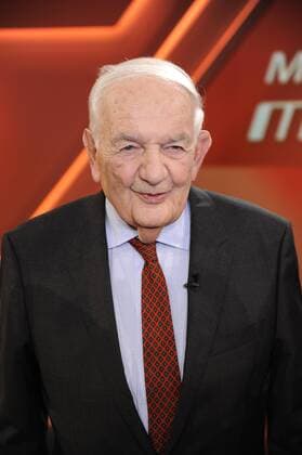 Der Sozial- und Politikwissenschaftler Alfred Grosser zu Gast in der ARD Talkshow Menschen bei Maischberger am 13.01.2015 in Köln.