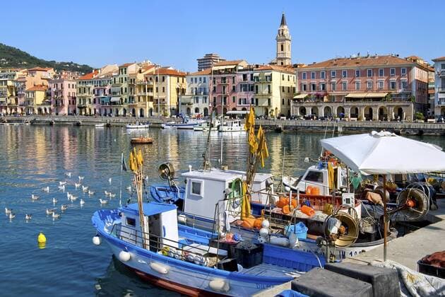 Dorf Oneglia im Cinque Terre National Park in Ligurien, Italien, Ligurien, Cinque Terre Nationalpark, Oneglia village Oneglia in the Cinque Terre National Park in Liguria, Italy, Liguria, Cinque Terre National Park, Oneglia BLWS383439