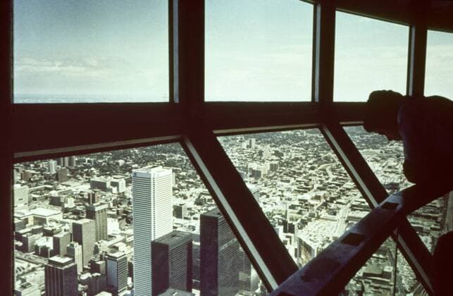 Blick von der Aussichtsplattform des CN Towers auf Toronto - Kanada 1981 Aufnahmedatum geschätzt snapshot-photography H.Seeliger