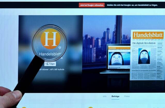 Bildschirm, Internet, Lupe, handelsblatt.com Bildschirm Internet Lupe handelsblatt.com