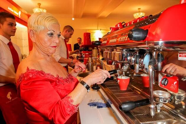 06.02.2015, Wiener Hofburg, 58. Ball der Wiener Kaffeesieder, BALL-Event d. Klub der Wiener Kaffeehausbesitzer im Bild: Jazz Gitti -in der Julius Meinl-Cafe Bar 
