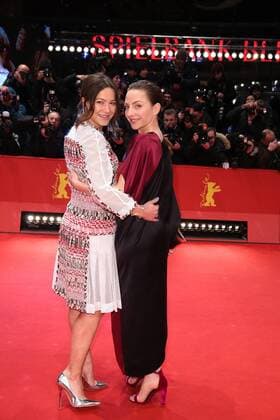 Hannah Herzsprung und Katharina Schüttler bei der Abschlussgala Closing Ceremony der 65. Internationale Filmfestspiele Berlin Berlinale am 14.02.2015 in Berlin Berlinale 2015- Berlinale 2015- Abschlussgala - Closing Ceremony 