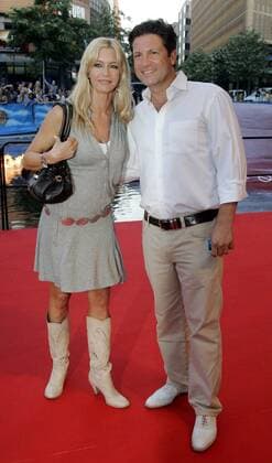 POSEIDON Deutschlandpremiere - Ankunft - Berlin Francis Fulton-Smith und Verena Klein bei der Ankunft der Deutschlandpremiere POSEIDON im Berlinale Palast am 11.07.2006 in Berlin.