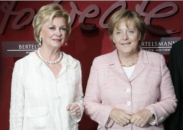 Bertelsmann Party 2007 - Berlin Liz Mohn and Angela Merkel attend the BERTELSMANN annual Party. Berlin 14.09.2007