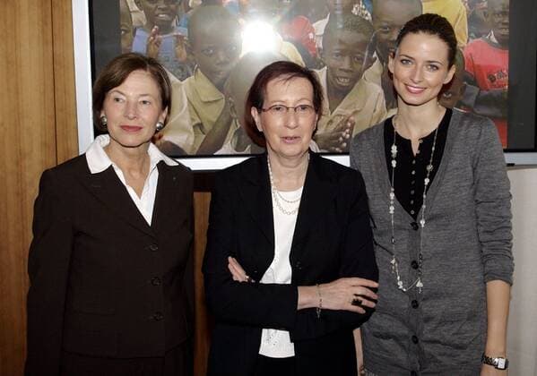 SCHULEN FUER AFRIKA - Unicef Weihnachtsaktion - Berlin Eva Luise Koehler, Heide Simonis und Eva Padberg bei der UNICEF Pressekonferenz SCHULEN FUER AFRIKA im Presseclub am 23.11.2006 in Berlin. Mit seiner traditionellen Weihnachtsaktion ruft UNICEF in diesem Jahr dazu auf, Kindern in Afrika den Schulbesuch zu ermoeglichen.