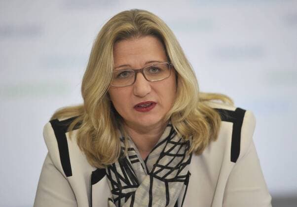Landespressekonferenz zur Grubenwasserhaltung in der Staatskanzlei des Saarlandes in Saarbrücken am Dientstag (24.02.2015). Im Bild: Anke Rehlinger, Ministerin für Wirtschaft, Arbeit, Energie und Verkehr (SPD).