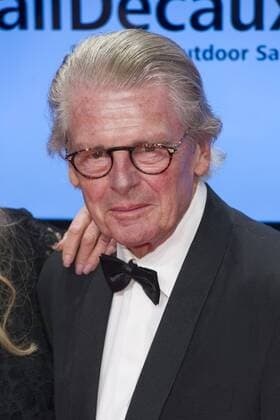 Klaus BRESSER, Moderator, Portraet, Porträt, Portrait, angeschnittenes Einzelbild, Einzelmotiv, Roter Teppich, Red Carpet Show, Ankunft, arrival, Die Verleihung der 50. Goldenen Kamera, der Film- und Fernsehpreis der Programmzeitschrift Hoerzu in Hamburg, Deutschland am 27.02.2017.