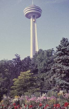 CN Tower in Toronto - Kanada 1977 Aufnahmedatum geschätzt Toronto - Kanada