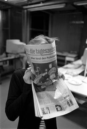 Die neue TAZ Die neue TAZ , neues Layout für die tageszeitung , Chefredakteurin Bascha Mika , DEU, Berlin-Kreuzberg, 03.03.2000;