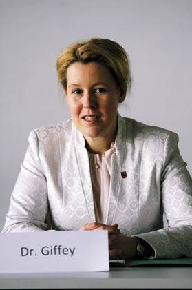 Bezirksbürgermeisterin Neukölln Giffey, Franziska Berlin, 02.03.2015 Dr. Franziska Giffey (SPD) ist seit dem 15.April Bürgermeisterin und Nachfolgerin von Heinz Buschkowski als Bürgermeister von Neukölln. Die 36jährige ist in Frankfuirt Oder geboren und war bisher Bildungsstadträtin.