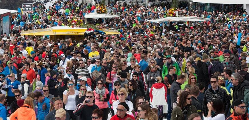 02.05.2015, Idalpe, Ischgl, AUT, Top of the Mountain Saisonabschlusskonzert, im Bild Fans fans during Top of the Mountain season ending concert at Skiarea Idalp in Ischgl Austria on 2015 05 02.  EP_jak