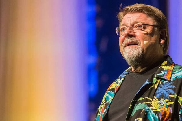 Juergen von der Lippe Rheinland-Pfalz Bildwiederholung mit engerem Ausschnitt +++ Der deutsche Autor, Fernsehmoderator, Entertainer, Schauspieler und Komiker, Juergen von der Lippe (66) tritt am Samstag 02.05.2015, in der Koblenzer Rhein-Mosel-Halle, mit seinem Programm Wie soll ich sagen...? , auf.