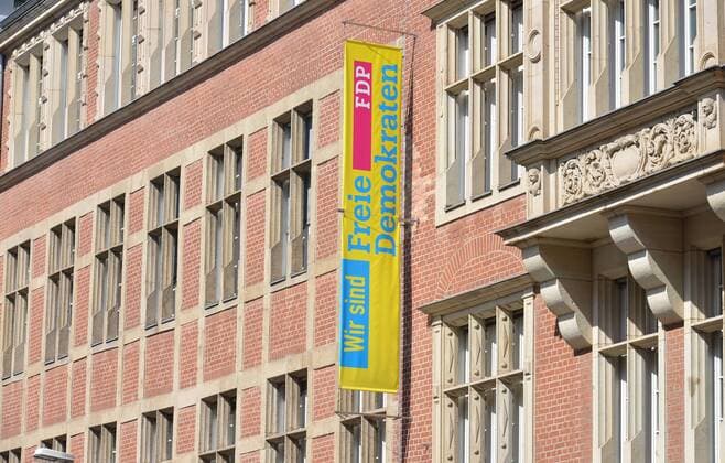 FDP-Bundesgeschaeftsstelle, Thomas-Dehler-Haus, Reinhardtstraße, Mitte, Berlin, Deutschland FDP-Bundesgeschaeftsstelle Thomas-Dehler-Haus Reinhardtstraße Mitte Berlin Deutschland
