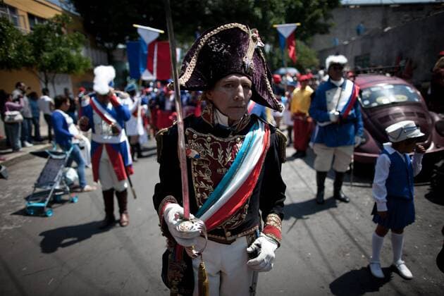 (150505) -- MEXICO CITY, May 5, 2015 -- A man takes part in a celebration marking the 153th anniversary of the Battle of Puebla, in Penon de los Banos, in Mexico City, capital of Mexico, on May 5, 2015. The Battle of Puebla took place between French troops and Mexican forces on May 5, 1862 at the Penon de los Banos hill, northeast of Mexico City. Pedro Mera) (da) MEXICO-MEXICO CITY-SOCIETY-PUEBLA BATTLE e PedroxMera 