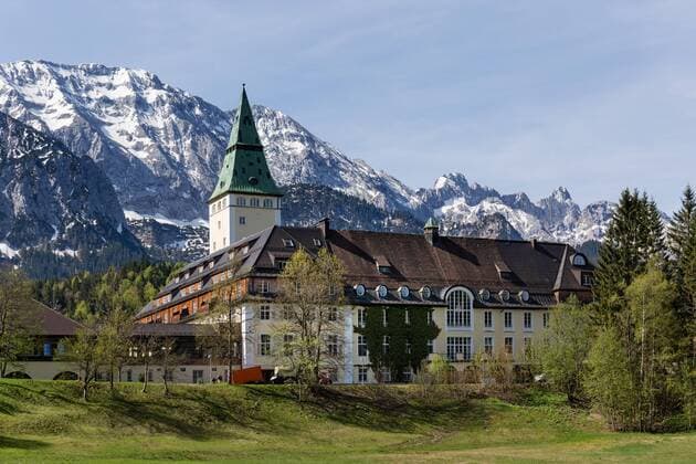  Schloss Elmau, Schlosshotel, Austragungsort G7 Gipfel 2015, Klais, Wettersteingebirge, Werdenfelser Land, Oberbayern, Bayern, Deutschland, Europa Copyright: imageBROKER/JosefxBeck iblsbe04134656.jpg