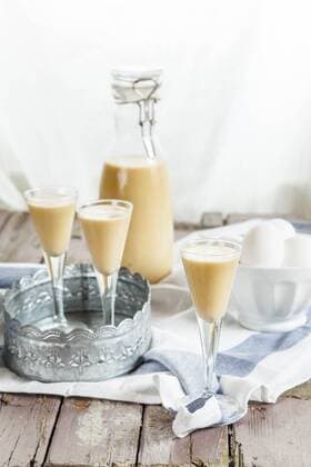 Homemade egg liqueur  SBDF001769