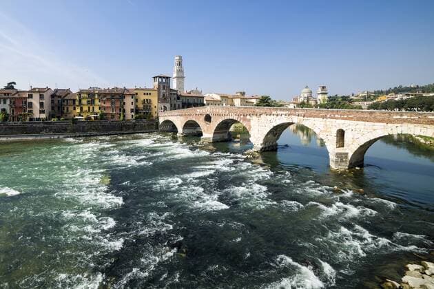 Ponte Pietra Brücke, Fluss Etsch, Verona, Italien, Europa Copyright: imageBROKER FrankxBienewald iblfbd04129585.jpg