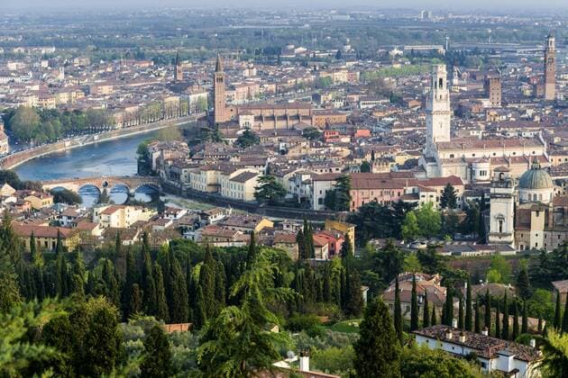 Italien, Verona Die Altstadt, von der Kirche La Madonna di Lourdes aus, Etsch, Provinz Verona, Italien, Europa Copyright: imageBROKER FrankxBienewald iblfbd04129285.jpg