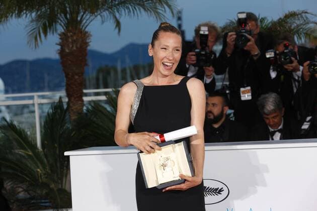 Emmanuelle Bercot CINEMA : 68 eme Festival de Cannes - photocall des laureats - 24 05 2015 LOICThebaud Panoramic 
