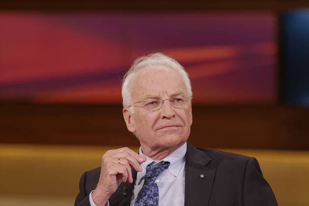 Edmund Stoiber 2015-06-03, Berlin, Deutschland - Edmund Stoiber, CSU, ehemaliger bayerischer Ministerpräsident, zu Gast bei Anne Will im Ersten. Thema der Talkrunde: G7-Gipfel im Schloss - Teuer, exklusiv, überflüssig?