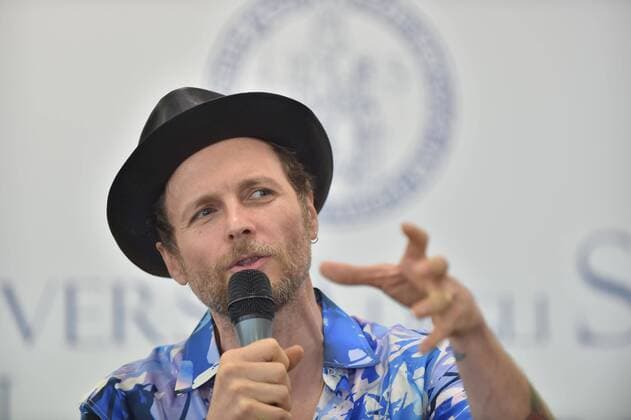 Napoli 04 06 2015 Lorenzo Cherubini (JOvanotti) spricht vor Studenten der Universita degli studi di Napoli  0