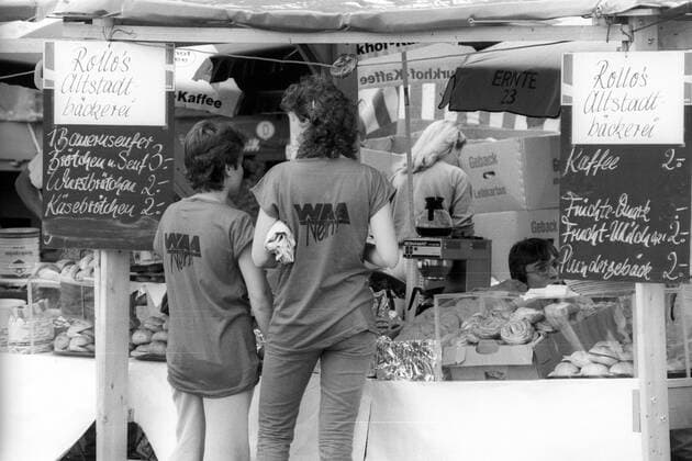 Rockkonzert Anti-WAAhnsinns-Festival in Burglengenfeld, Deutschland - Protest gegen die Wiederaufbereitungsanlage Wackersdorf (WAA): Imbissstand