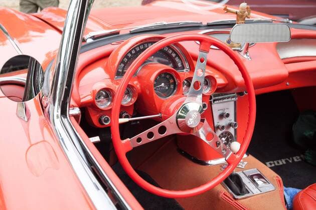 Chevrolet Corvette Street Mag Show an der IMTECH-Arena am Volkspark in Hamburg 13. 06. 2015 Alster
