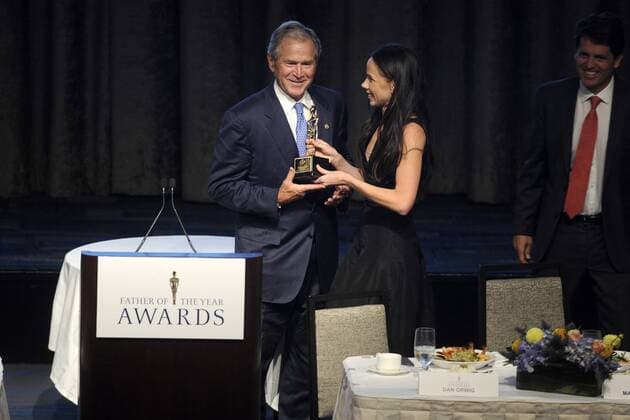 George W. Bush mit Tochter Barbara Bush bei der Verleihung der Father of the Year Awards 2015 im Hilton Hotel. New York, 18.06.2015 Foto:xD.xVanxTinex xFuturexImage