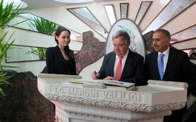 UN High Commissioner for Refugees (UNHCR) Goodwill Ambassador Angelina Jolie has arrived in Turkey s southeastern province of Mardin on June 20,2015. Hollywood star and UN High Commissioner for Refugees (UNHCR) Goodwill Ambassador Angelina Jolie has arrived in Turkey s southeastern province of Mardin to visit Syrian refugees. 