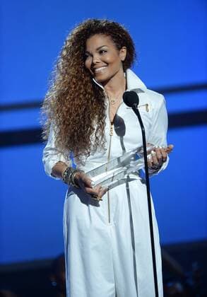 Janet Jackson accepts the Ultimate Icon: Music Dance Visual award during the 15th annual BET Awards at Microsoft Theater in Los Angeles on June 28, 2015.  LAP20150628616 JIMxRUYMEN