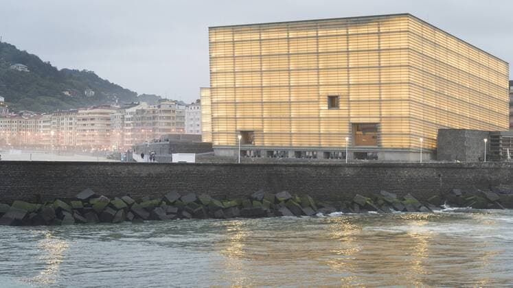 Architektur von Rafael Moneo Kursaal Stadthalle Kursaal (Architekt Rafael Moneo) in San Sebastian am Abend,