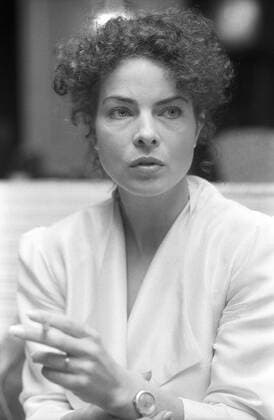 Gudrun Landgrebe (Schauspielerin) 01 84 vZ Gudrun Landgrebe im Januar 1984 am Rande von Menschen 83 , ZDF Deutschland deutsch deutsche Frau Schauspiel TV Fernsehen Film flambierte german actress hoch Portrait neutral sw
