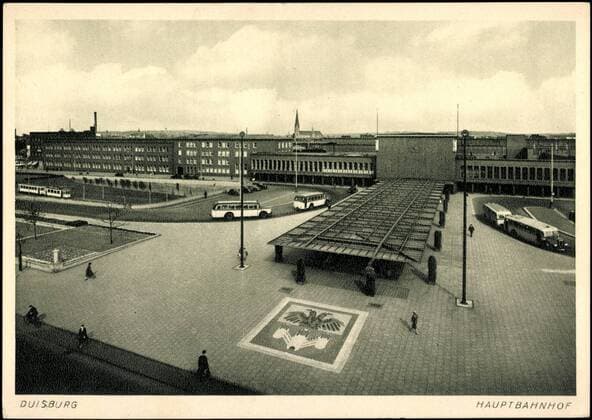 Duisburg, Blick zum Hauptbahnhof, Straßenbahn