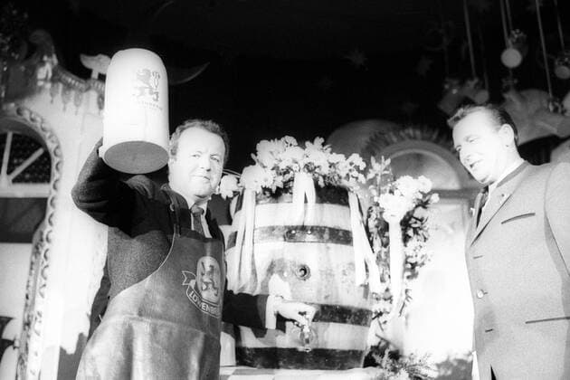 München 1981: Triumphator Anstich durch Gerold Tandler (CSU)