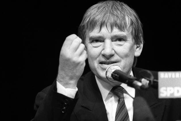 Otto Schily beim SPD-Sonderparteitag in Augsburg