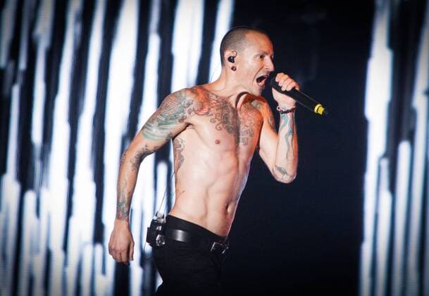SHANGHAI, CHINA - JULY 22: (CHINA OUT) Chester Bennington of Linkin Park performs during The Hunting Party 2015 China Tour at Hongkou Football Stadium on July 22, 2015 in Shanghai, China.  CFP470674442