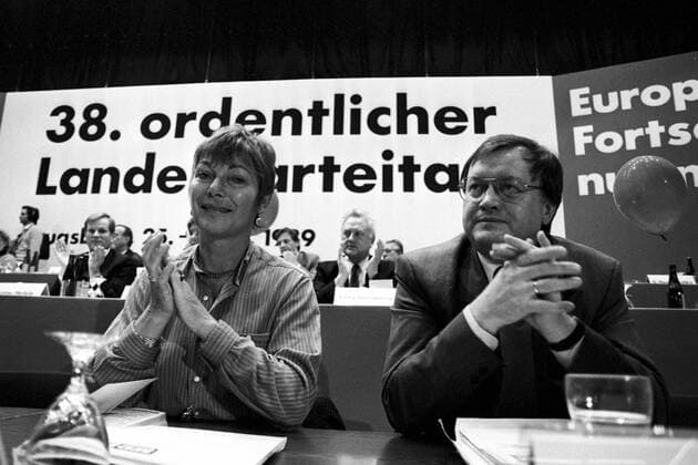 Anke Martiny und Ludwig Stiegler beim SPD-Landesparteitag in Augsburg