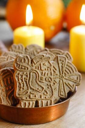 Speculaas is a type of spiced shortcrust biscuit, traditionally baked before St Nicholas feast in the Netherlands, Belgium and Northern France and around Christmas in Germany.  Copyright: KantarukxAgnieszka bew180F864