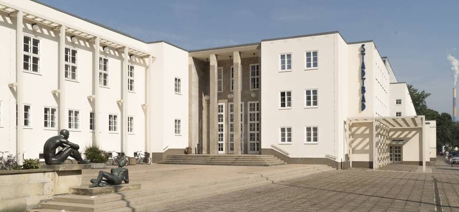 Stadtbad Chemnitz denkmalgeschütztes Stadtbad Chemnitz aus den 30er Jahren, damals das modernste Europas ,