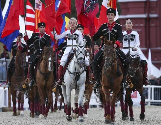 AKTUELLES ZEITGESCHEHEN MilitÃ¤rmusikfestival in Moskau: Vorbereitungen MOSCOW, RUSSIA. AUGUST 30, 2015. Servicemen of the Kremlin Regiment s Presidential Cavalry Escort Battalion perform in Moscow s Red Square as part of the preparations to the 2015 Spasskaya Tower International Military Music Festival. Sergei Bobylev TASS  TS00C040