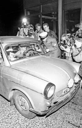 Grenzübergang Suben, zwischen Deutschland und Österreich, die ersten DDR Flüchtlinge treffen in West-Deutschland ein, nach der Ausreise, Flucht, über Ungarn,