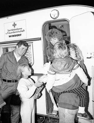 Grenzübergang Suben, zwischen Deutschland und Österreich, die ersten DDR Flüchtlinge treffen in West-Deutschland ein, nach der Ausreise, Flucht, über Ungarn,