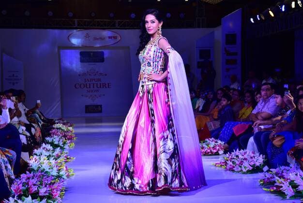 Sept. 4, 2015 - Jaipur, Rajasthan, India - Bollywood actress Amrita Rao dispaly the creation during the Jaipur Couture Fashion Show 2015; in Jaipur; 4 Sept; 2015.(Photo By Jaipur India  - ZUMAn230