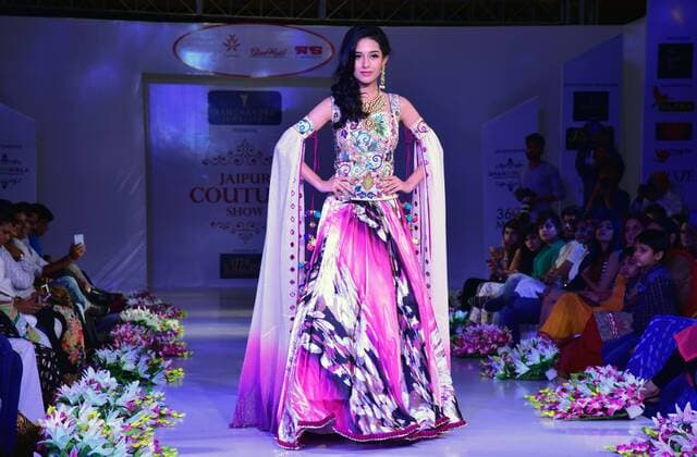 Sept. 4, 2015 - Jaipur, Rajasthan, India - Bollywood actress Amrita Rao dispaly the creation during the Jaipur Couture Fashion Show 2015; in Jaipur; 4 Sept; 2015.(Photo By Jaipur India  - ZUMAn230