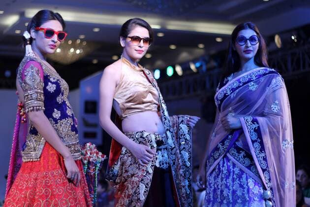 Sept. 4, 2015 - Jaipur, Rajasthan, India - An Indian Models display the collection on ramp during the Jaipur Couture Fashion Show 2015 in Jaipur , 4 Sept,2015.(Photo By Jaipur India  - ZUMAn230